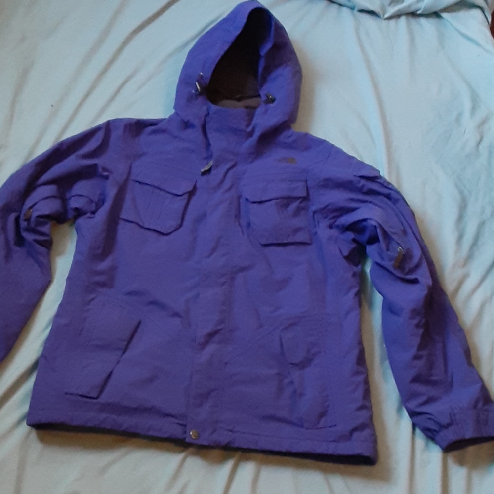 NORTH FACE HOODED PURPLE JACKET, SIZE LARGE